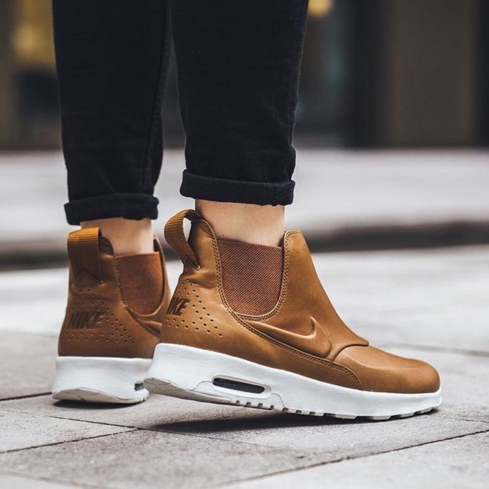 NIKE AIR MAX THEA MID
